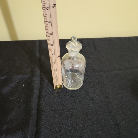 Pyrex Clear Glass Bottle with Red Nitric Acid Label - Picture 3 of 3